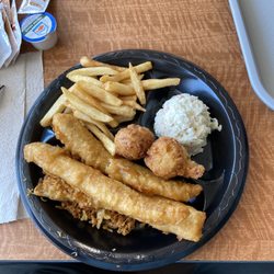 Captain D's - Three piece fish with fries and slaw