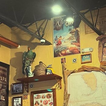 Hemingway's Tavern - Inside - New American Near Me - Melbourne, Florida