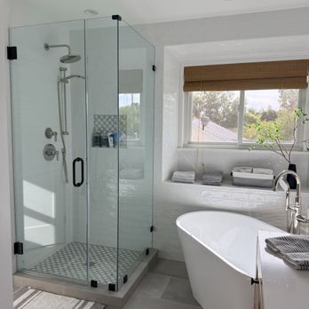 Pine Tree Design & Construction - Master bathroom - General Contractors Near Me - Woodland Hills, California Pine Tree Design & Construction - Master bathroom - General Contractors Near Me - Woodland Hills, California
