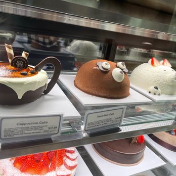 Paris Baguette - Full cakes - Bakeries Near Me - Brea, California