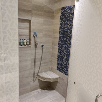 Royalton - Shower - Resorts Near Me - Cancún, ROO
