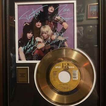 Vinyl Room - Lounges Near Me - Las Vegas, Nevada Vinyl Room - Lounges Near Me - Las Vegas, Nevada
