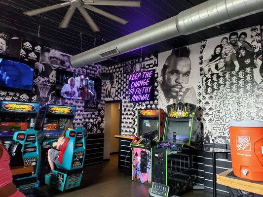 UP-DOWN MILWAUKEE - Updated December 2025 - 131 Photos & 131 Reviews ...