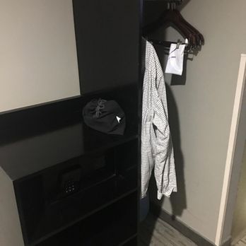 Grandview Inn - Huge closet - Hotels Near Me - Hermosa Beach, California Grandview Inn - Huge closet - Hotels Near Me - Hermosa Beach, California