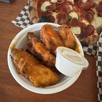 La Crosta Wood Fired Pizza - "MadeMan" and Buffalo Wings 6 Pc - Pizza Near Me - Whittier, California
