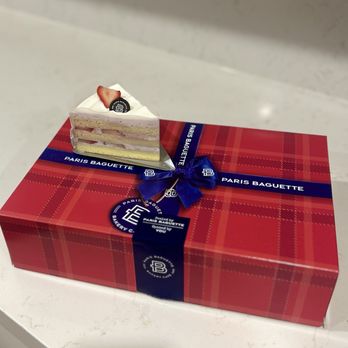 Paris Baguette - Blueberry Yogurt Cake Slice - Bakeries Near Me - Roseville, California