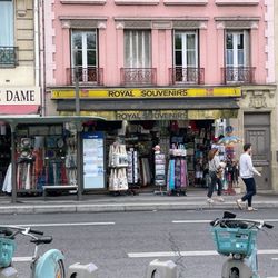 Royal Souvenirs - Souvenir Shop