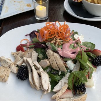Kitchen 86 - Berry salad with chicken - Bars Near Me - Palm Desert, California
