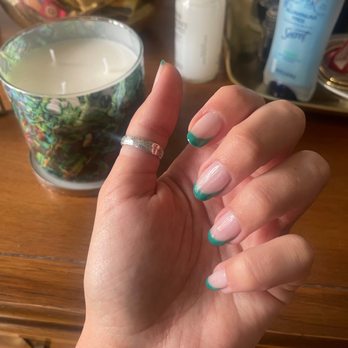 Laura's Nails - Nail Salons Near Me - Santa Monica, California