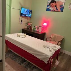 Golden Hands Massage