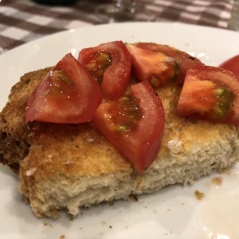 Taverna El Glop - Torrades (Tomato Bread) - Spanish Near Me - Barcelona, B Taverna El Glop - Torrades (Tomato Bread) - Spanish Near Me - Barcelona, B