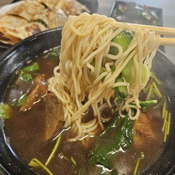 Bee Dumpling - Noodles pull - Chinese Near Me - Austin, Texas