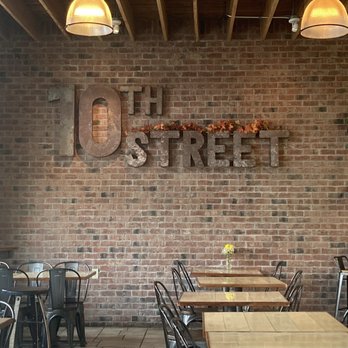 10th Street Diner - Interior - Vegan Near Me - Indianapolis, Indiana
