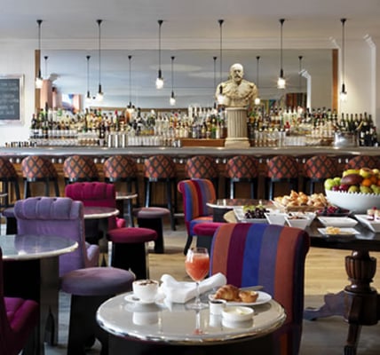 Oscar Bar & Restaurant by null