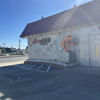 Henry's Cuisine - Entrance - Asian Fusion Near Me - Alhambra, California