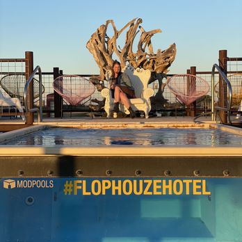 Flophouze Shipping Container Hotel - Hotels Near Me - Round Top, Texas