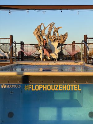 FlopHouze - Shipping Container Hotel by null