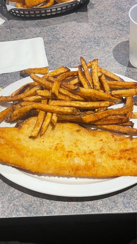 University at Larchmont Bar & Grill Logo