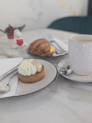 RT Bakery & Cafe by null