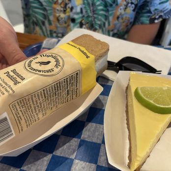 The Current Seafood Counter - Orlando - Slice of key lime pie and banana pudding ice cream sandwich - Seafood Near Me - Orlando, Florida