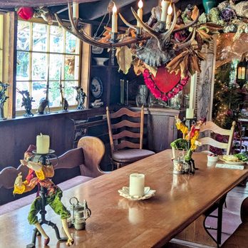 Deetjens Big Sur Inn - The whimsical back section of the dining room. - Hotels Near Me - Big Sur, California