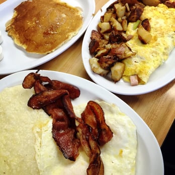 Grannie's Restaurant - Breakfast & Brunch Near Me - Crystal River, Florida