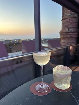 Skyline Rooftop Bar by null