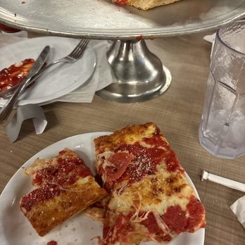 Niki's Pizza - best pizza around im lowkey bussin out my trousers eating this jon pizza - Pizza Near Me - Detroit, Michigan Niki's Pizza - best pizza around im lowkey bussin out my trousers eating this jon pizza - Pizza Near Me - Detroit, Michigan