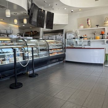 Sugar Twist Bakery - Donuts Near Me - Bakersfield, California