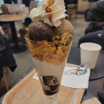 Nana’s Green Tea - Hojicha Nama Parfait with cornflakes and cream and jelly-like chocolate bits - Japanese Near Me - Seattle, Washington