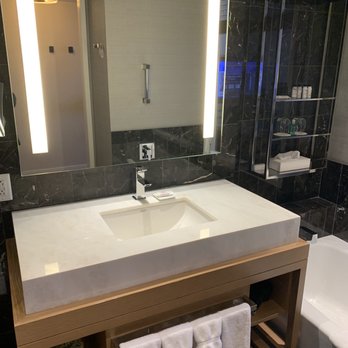 Delta Hotels Toronto - Bathroom - Hotels Near Me - Toronto, Ontario Delta Hotels Toronto - Bathroom - Hotels Near Me - Toronto, Ontario