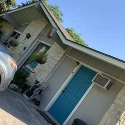 Joel Rodriguez Painting - Painting exterior