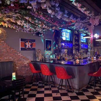 The Owl Bar - Decor - Pizza Near Me - Houston, Texas The Owl Bar - Decor - Pizza Near Me - Houston, Texas