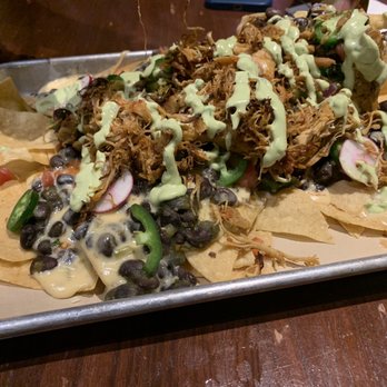 Bar Louie - Virginia Gateway - Chicken Nachos - New American Near Me - Gainesville, Virginia