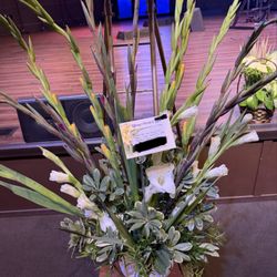 Tiffany's Florist & Gifts - This is what was delivered to the church