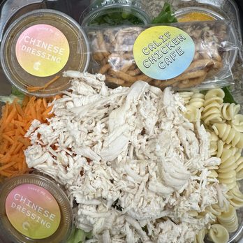 Calif Chicken Cafe - Chinese Chicken Salad - American Near Me - Northridge, California