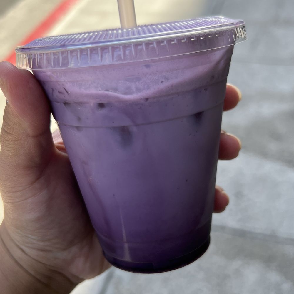 Ali’i Coffee - Taro Ube latte - Coffee & Tea Near Me - Honolulu, Hawaii