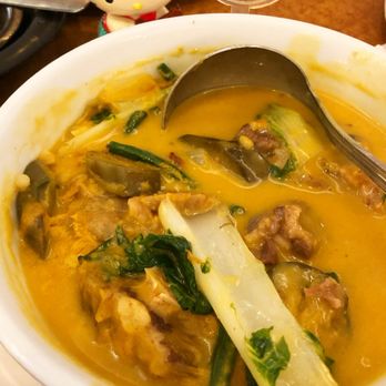 Max's Restaurant - Dillingham - Kare Kare - Filipino Near Me - Honolulu, Hawaii