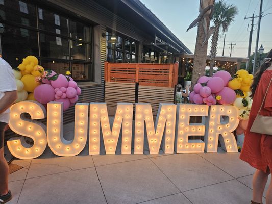 Red Palm Tavern by null