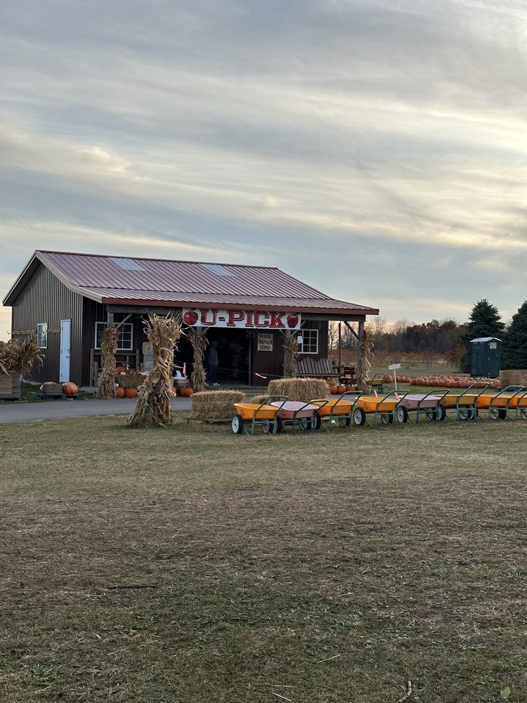 Erie Orchards & Cider Mill, Erie Roadtrippers