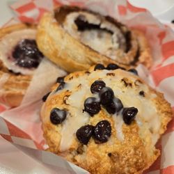 Just Baked Bakery - Chocolate chip scone