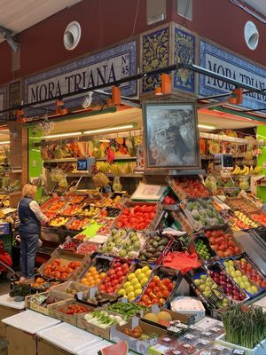Mercado de Triana by null
