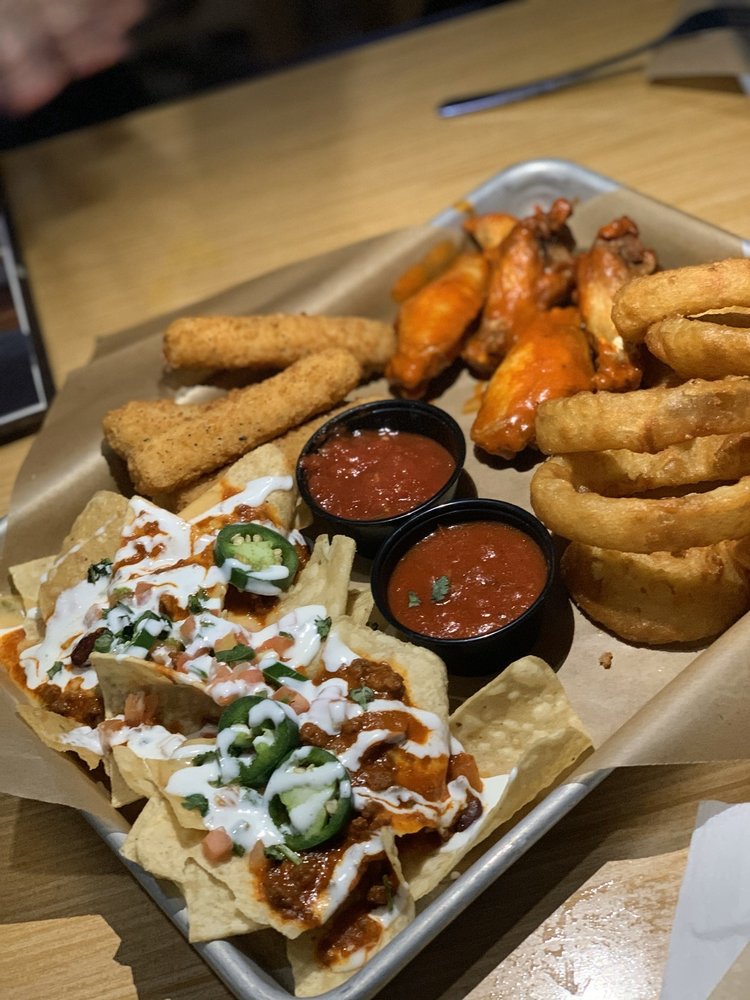 BUFFALO WILD WINGS 78 Photos & 273 Reviews 1200 Market Pl, Irving
