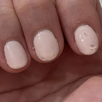 Ellie and Sass - Taken 1 day after service, this looks terrible and I am utterly disappointed - Nail Salons Near Me - Venice Beach, California
