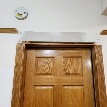 Chicago Apartment Place - Trim missing from above the door and the door won't shut. - Apartments Near Me - Chicago, Illinois Chicago Apartment Place - Trim missing from above the door and the door won't shut. - Apartments Near Me - Chicago, Illinois