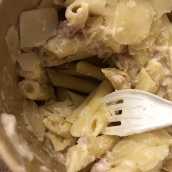 Coco Di Mama - Literally no sauce at all... pretty bad (not sure why it's rated so high on yelp) - Italian Near Me - London, XGL