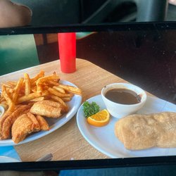 Epoufette Bayview Inn - Whitefish basket meal ($13) and Pastie ($9)