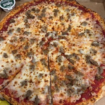 Papa Johns Pizza - Ordered pepperoni and sausage... no pepperoni - Pizza Near Me - Quartz Hill, California