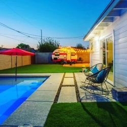 Install Turf Az - Artificial Grass looks great around pools