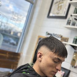Drew's Barbershop - **Unique Style with Design**
*By Stiven